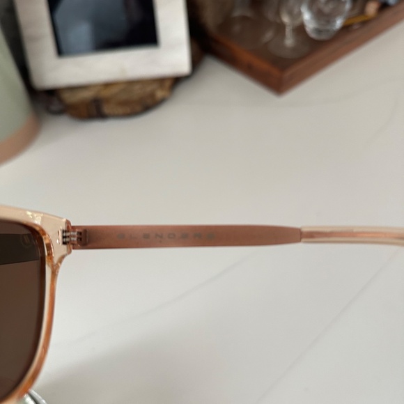 Blenders Sunglasses - Picture 4 of 4